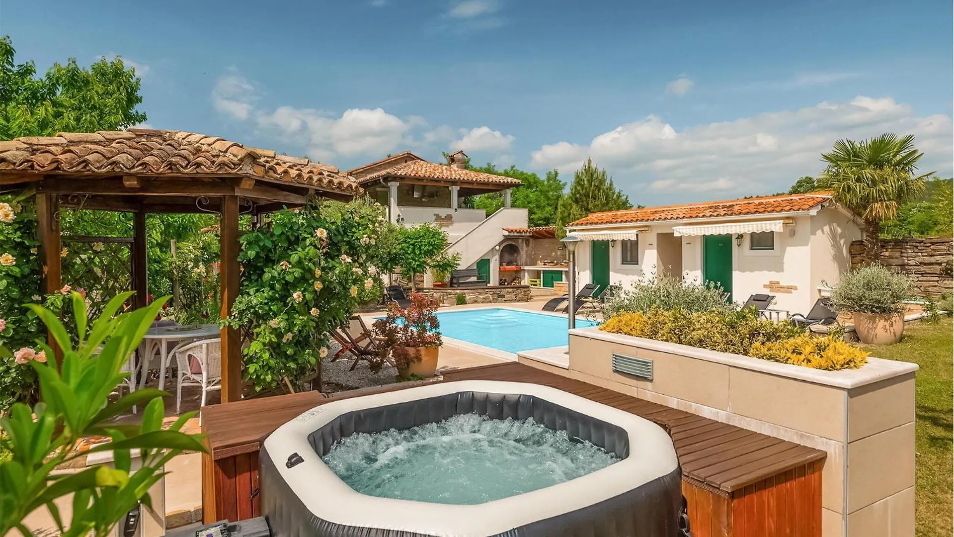 Nice Home In Zatka With Kitchen Kostrčani