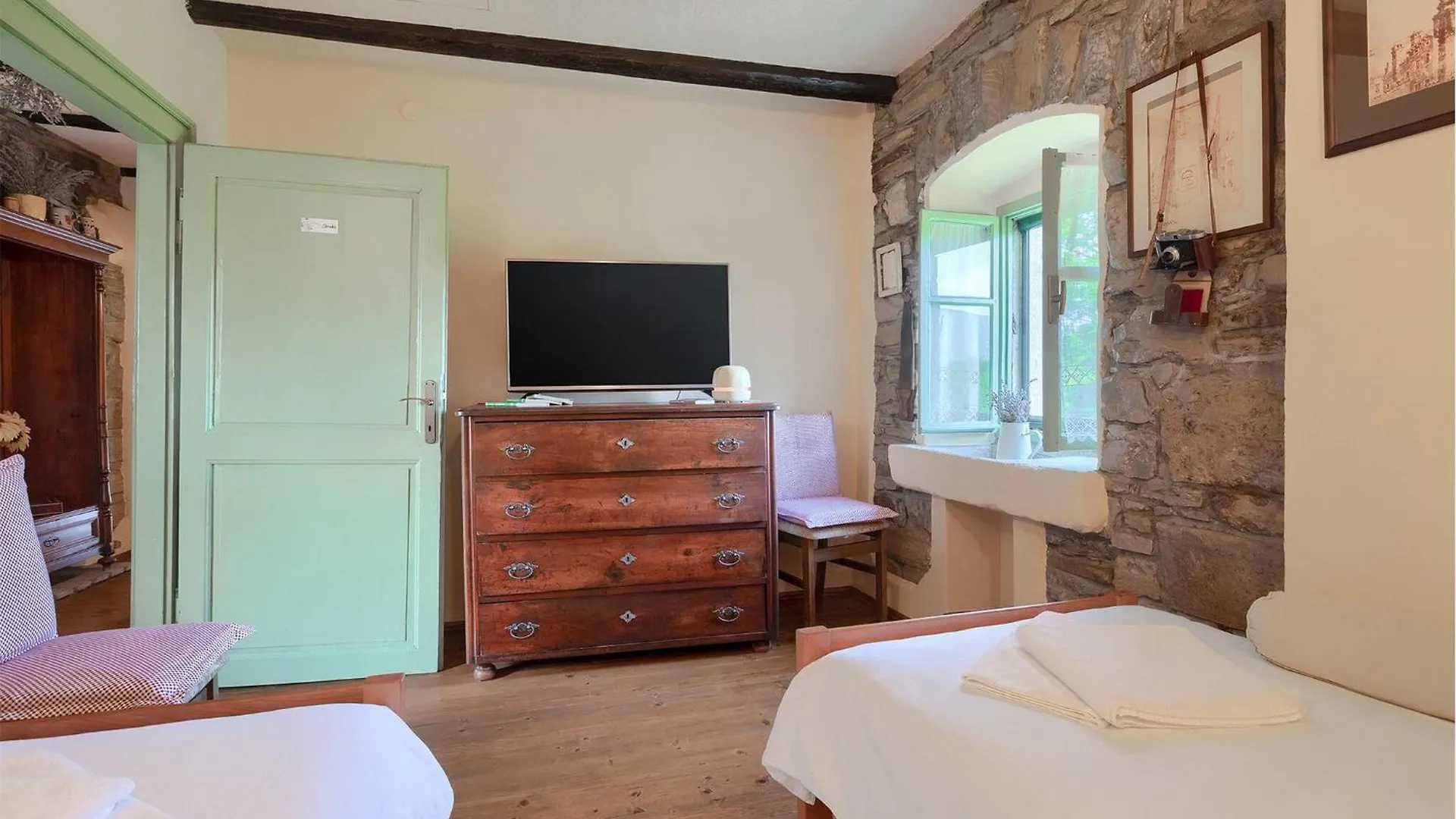 Nice Home In Zatka With Kitchen Kostrcani