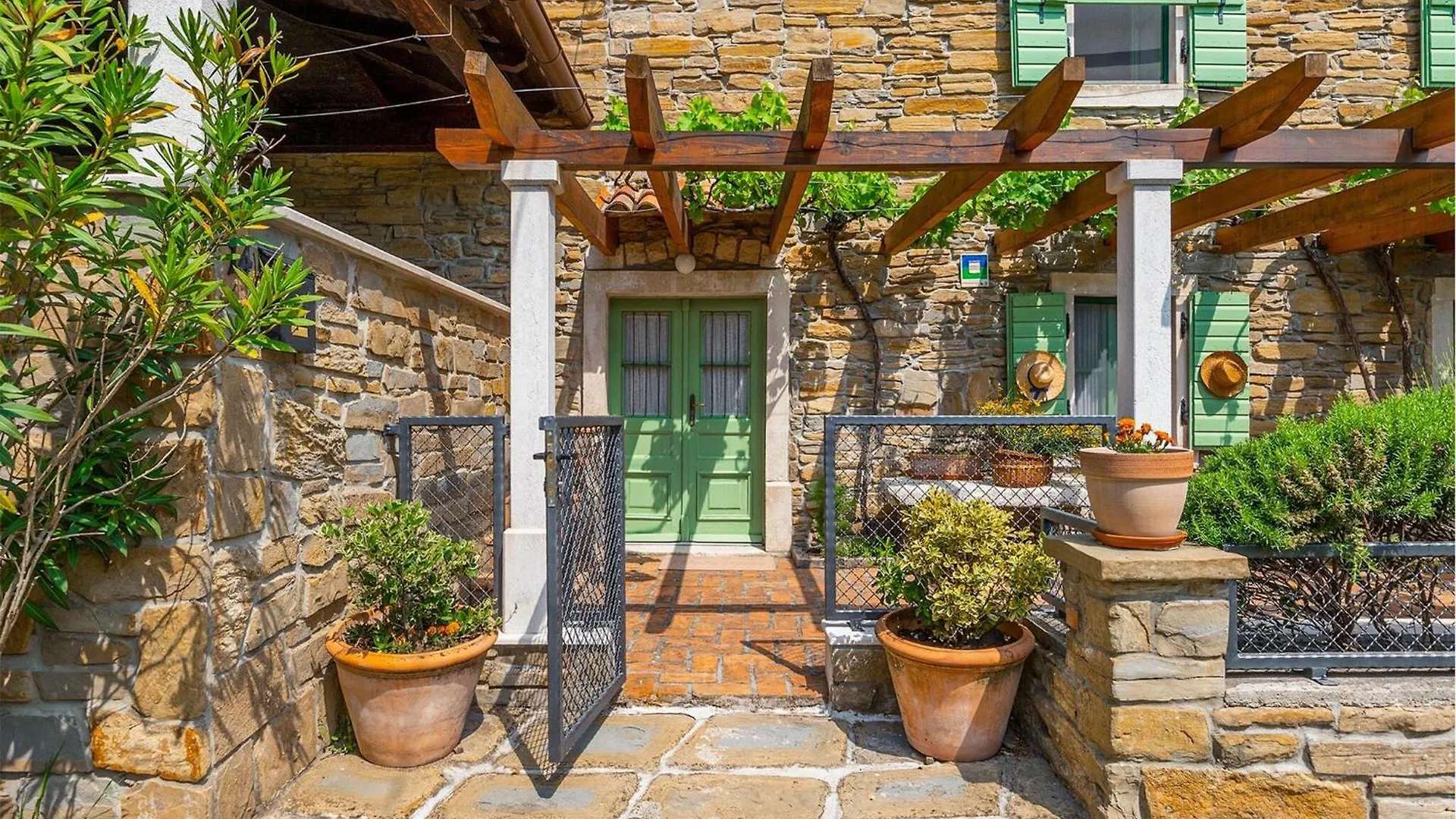 بيت للعطل Nice Home In Zatka With Kitchen Kostrcani