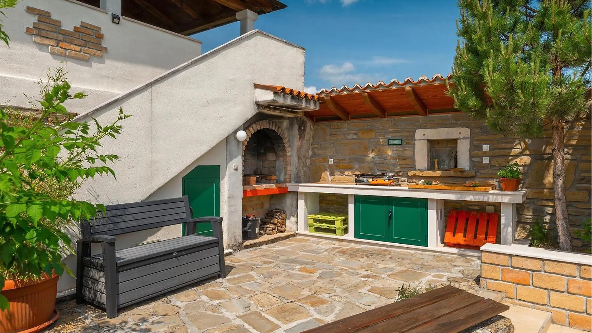 Nice Home In Zatka With Kitchen Kostrčani Nyaraló