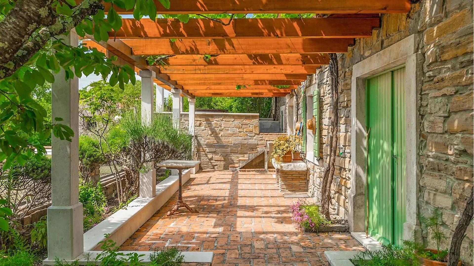 Nice Home In Zatka With Kitchen Kostrčani Nyaraló